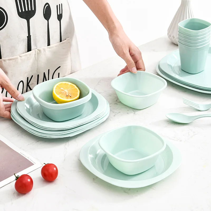 Camping Cooking Dining Set - Tragbares Outdoor-Plastikgeschirr-Set 54-teilig, tragbares Plastikgeschirr-Set, Camping-Picknick-Box-Kit,